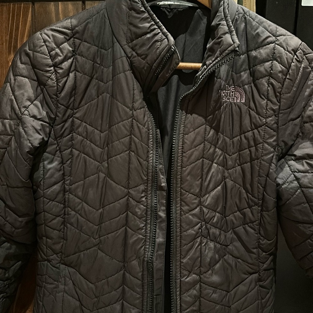Women’s north face puffer jacket